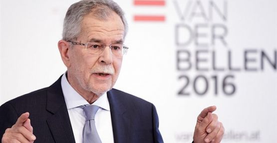 Avusturya'da Cumhurbaşkanlığı seçimini bağımsız aday Van der Bellen kazandı