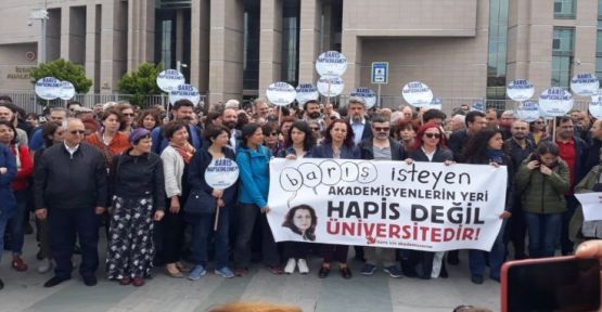 AYM, Barış Akademisyenleri için hak ihlali kararı verdi