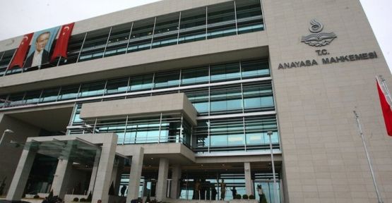 AYM'den iki karar: Vekil düşürme itirazına ret, infaz yasası esastan görüşülecek