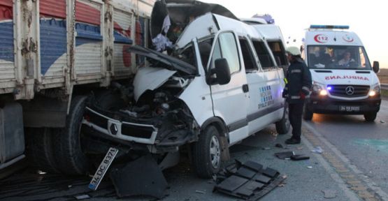 Bahçeşehir'de feci kaza: 3 ölü, 6 yaralı