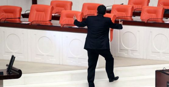 Bakanlar Meclis Başkanı Kahraman'ı dikkate almadı!