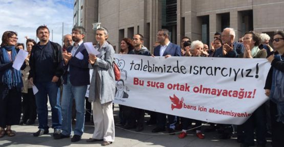 Barış isteyen dört akademisyenin duruşması görüldü