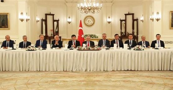 Başbakan Yıldırım AK Parti'li eski bakanlarla buluştu