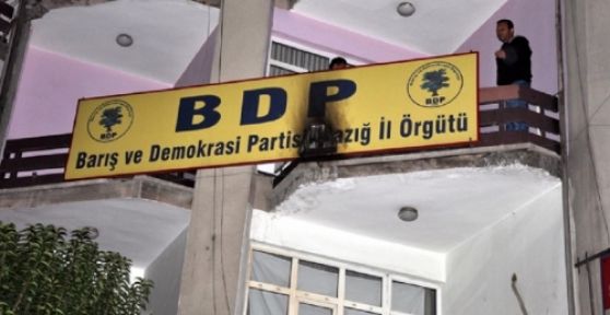 BDP Elazığ İl Binasına saldırı