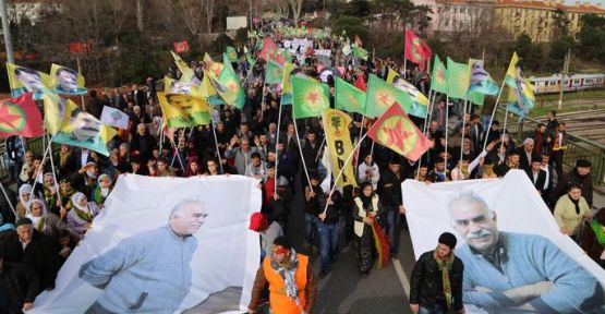 Binlerce kişi Rojava'ya statü istedi