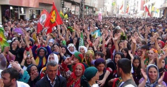 Birçok merkezde HDP kutlamaları