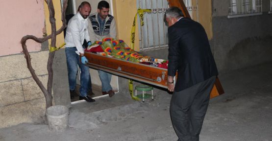 Boğazı kesilerek öldürüldü!