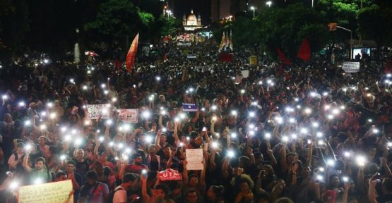 Brezilya'da onbinler Bolsonaro'ya karşı sokakta