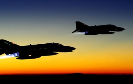 Çukurca'da uçak hareketliliği