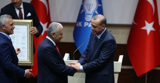 Cumhurbaşkanı Erdoğan AK Parti'ye üye oldu