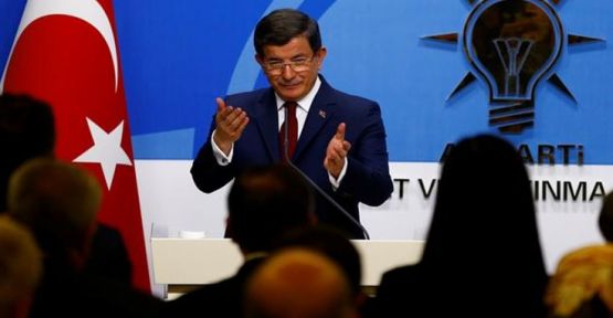 Davutoğlu'ndan AK Parti için 'yenilenme' manifestosu