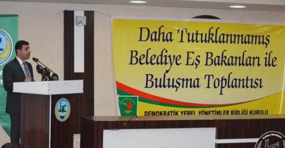 Demirtaş: 20 belediye eş başkanımız tutuklandı