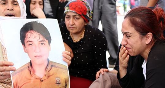 Demirtaş dağa çıkarıldığı öne sürülen çocukların aileleriyle görüşüyor