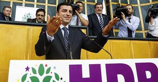 Demirtaş: İki maymunu oynuyorlar