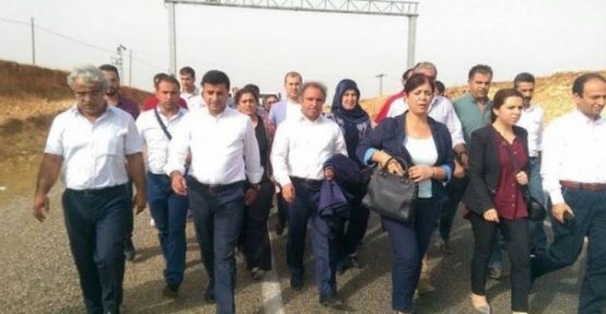Demirtaş: Yüzünüzü Cizre'ye dönün, bir insanlık çemberi oluşturun
