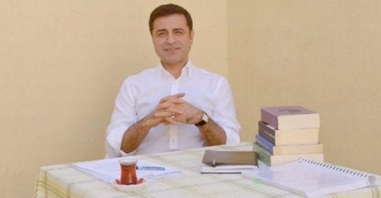 Demirtaş'tan mesaj: 'Zafer bir adım ötede duruyor'