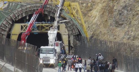 Demiryolu inşaatında göçük: 1 ölü!