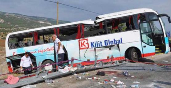 Denizli'de tur otobüsü devrildi, 4 ölü, 38 yaralı