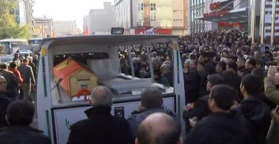 Devrimciler 'Nasuh abi'lerini son yolculuğuna uğurluyor