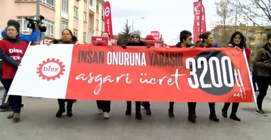 DİSK'ten bakanlık önünde asgari ücret eylemi