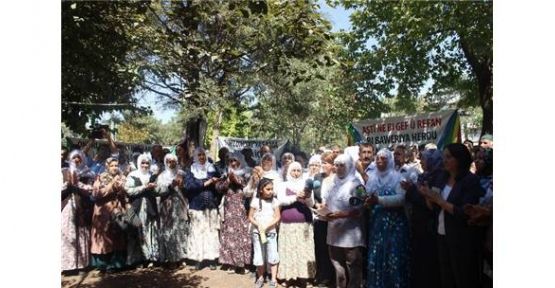 Diyarakırlı anneler 84 günlük oturma eylemini sonlandırdı
