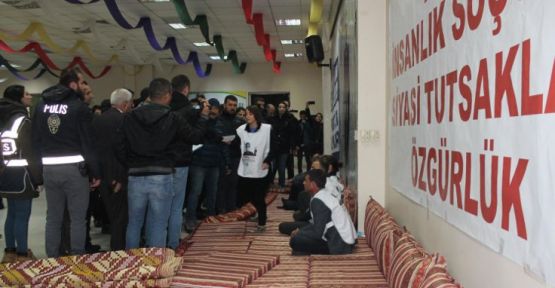 Diyarbakır'da açlık grevi yapan 5 kişi gözaltına alındı
