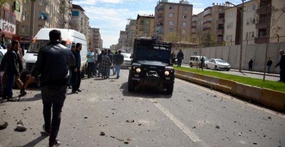 Diyarbakır'da emniyet binasında patlama: 1 ölü