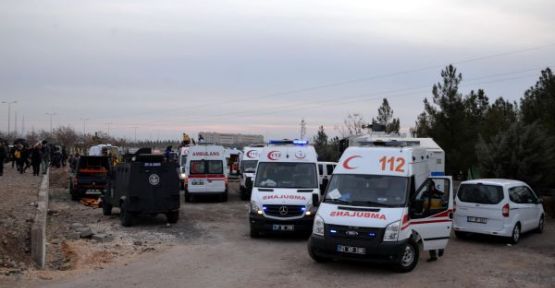 Diyarbakır'da polise bombalı saldırı: 4 polis yaşamını yitirdi