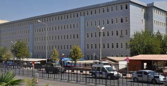 Diyarbakır'da sanık ve avukatlar mahkemeyi terk etti