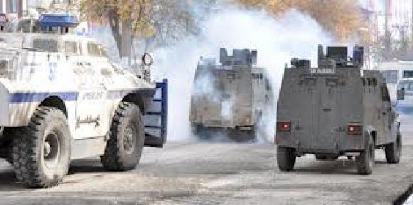 Diyarbakır'da Yüksekova protestosuna polis müdahalesi