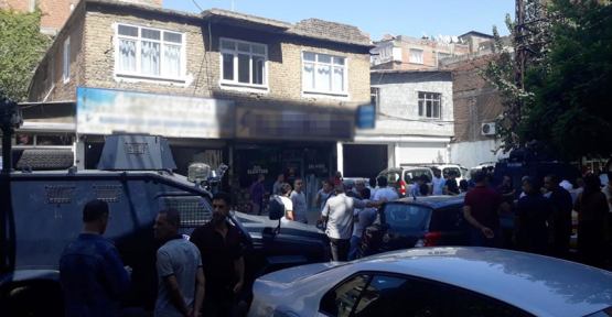 Diyarbakır'da zırhlı araç bir çocuğa çarptı