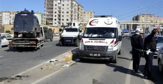 Diyarbakır’da zırhlı araç devrildi: 3 polis yaralandı