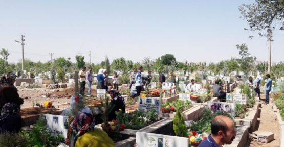 Diyarbakırlılar: Bayramı mezarlıkta geçirmeyelim artık