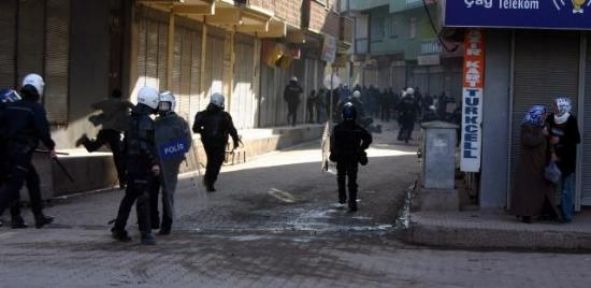 Doğubayazıt'ta yürüyüşe polis müdahalesi