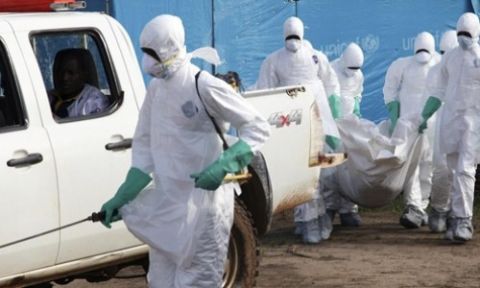 Ebola çaresizliği: 3 gün sokağa çıkma yasağı