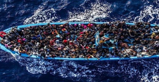 Ege Denizi'nde 46 kişinin olduğu mülteci teknesi battı