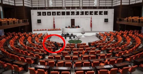 Erkan Baş Meclis'te tek başına