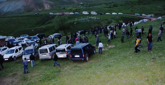 Erzurum'da halk operasyonu engelledi