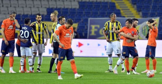 Fenerbahçe Başakşehir'e 2-1 mağlup oldu 