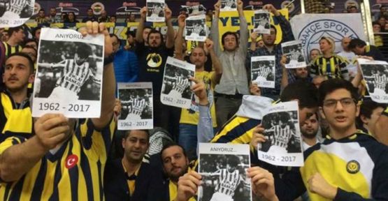 Fenerbahçe taraftarı, Rıdvan Dilmen'i protesto etti     