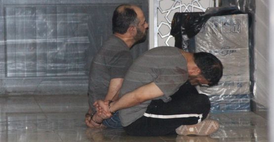 Firari askerler Konya'da saklandıkları evde yakalandı