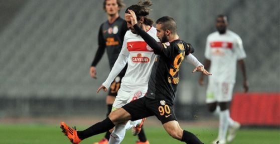 Galatasaray, Antalyaspor ile 0-0 Berabere Kaldı