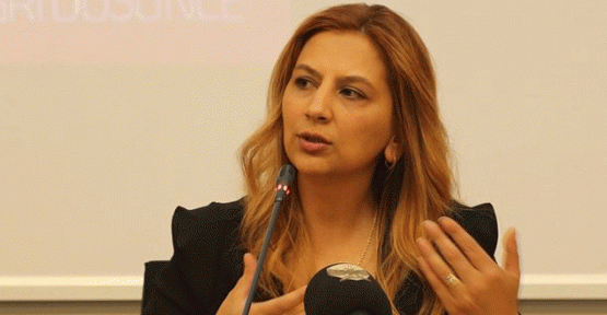 Gazeteci Arzu Yıldız'ın evine polis baskını