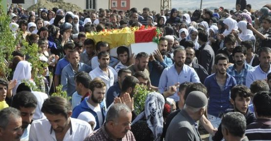 Gever'de onbinler Kaval’ı toprağa verdi