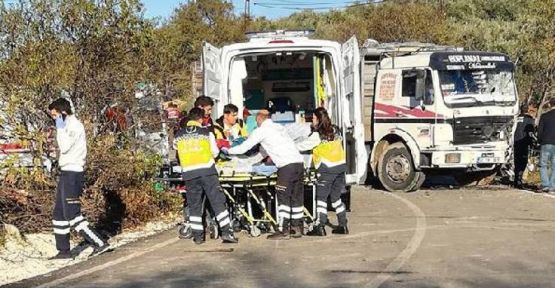 Göçmenleri taşıyan minibüs kaza yaptı: 11 ölü