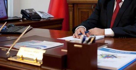 Görevden alınsa da bakan yardımcısı aynı maaşı alacak