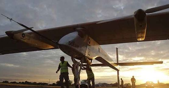 Güneş enerjisiyle çalışan uçak yola çıktı