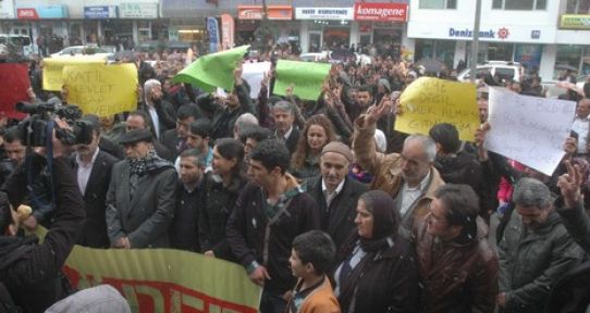 Hakkari'de HDP'ye saldırılara tepki