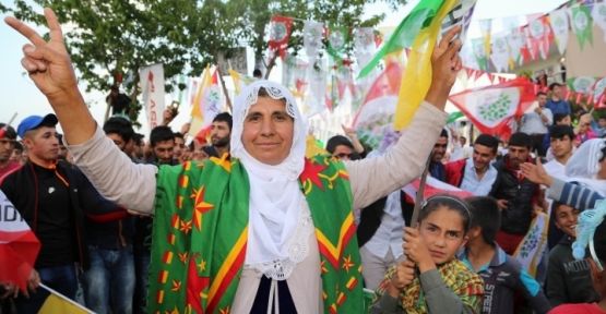 Halklar HDP'ye koşuyor