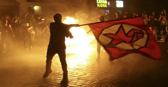 Hamburg'da büyük protesto: Cehenneme hoşgeldiniz!